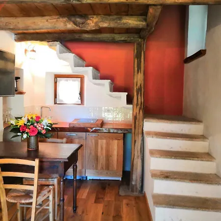 La Fattoria: Rustico Roccolo Casa vacanze Ghiffa